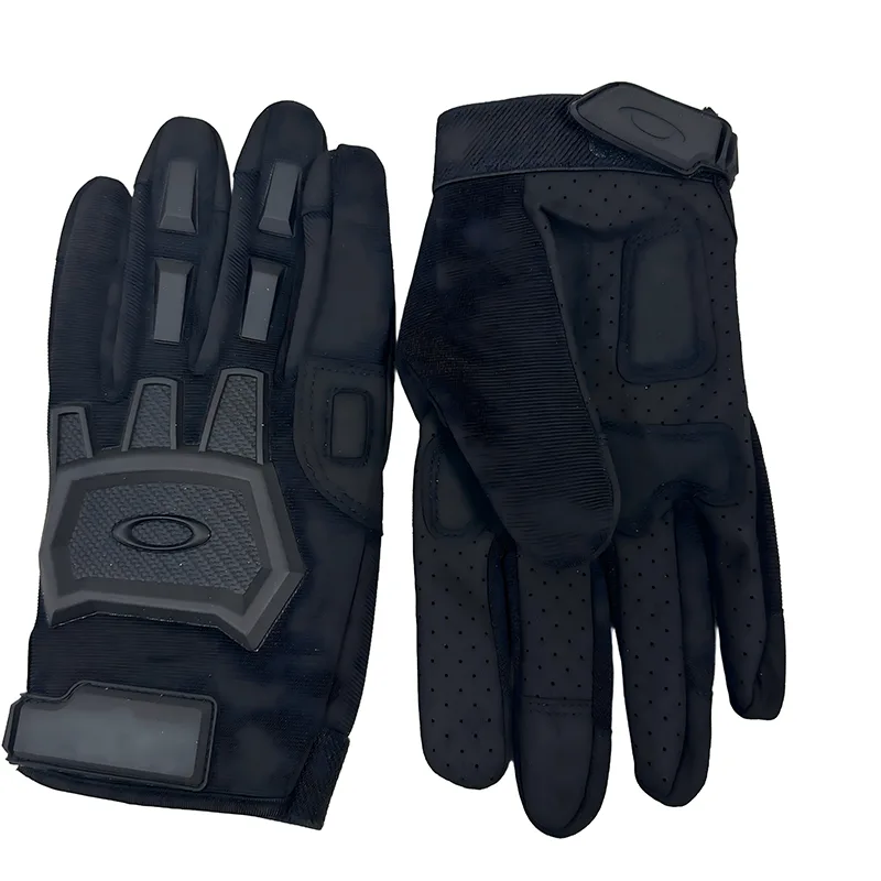 Black Outdoor Training Gloves
